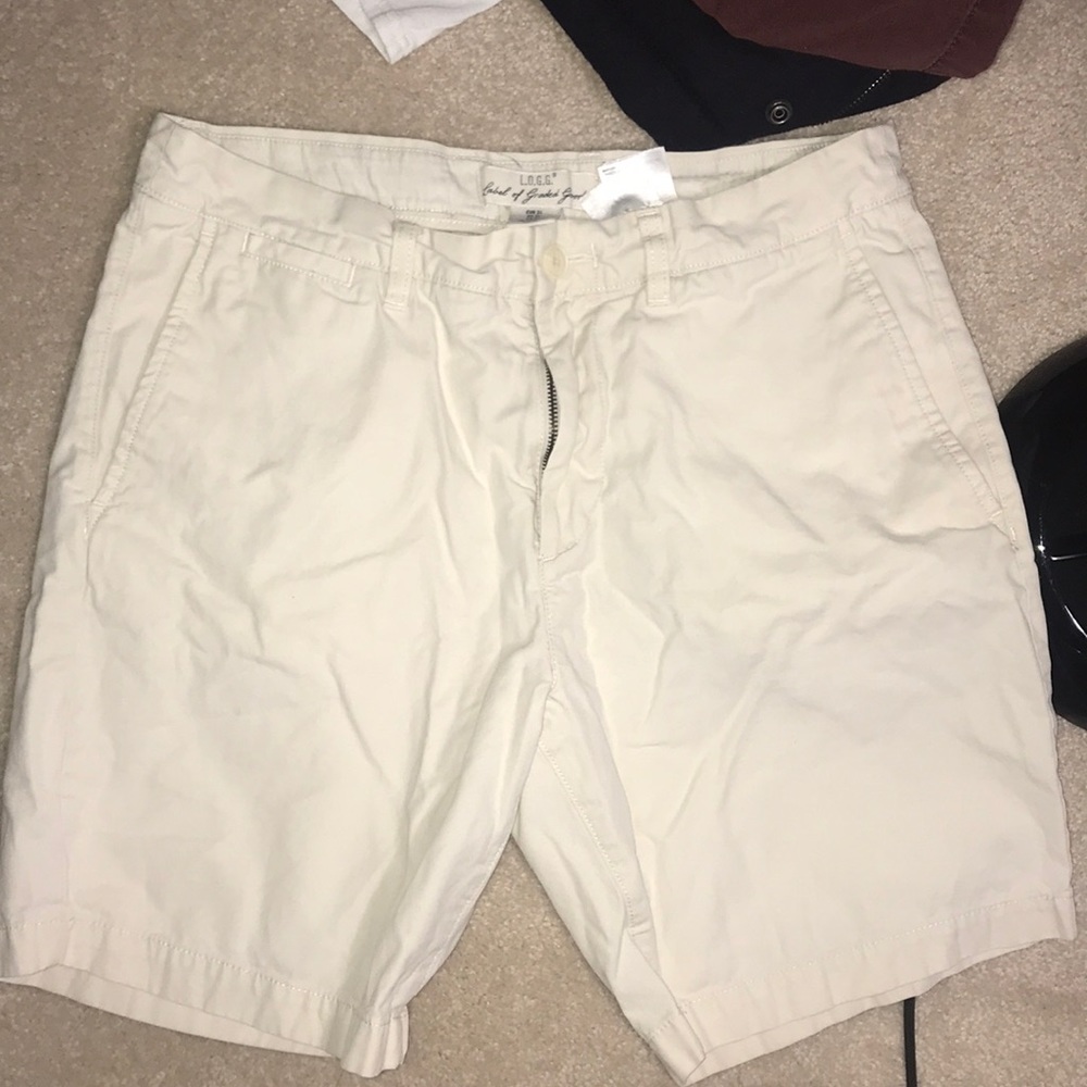 H&M cream/ off white shorts. NWOT